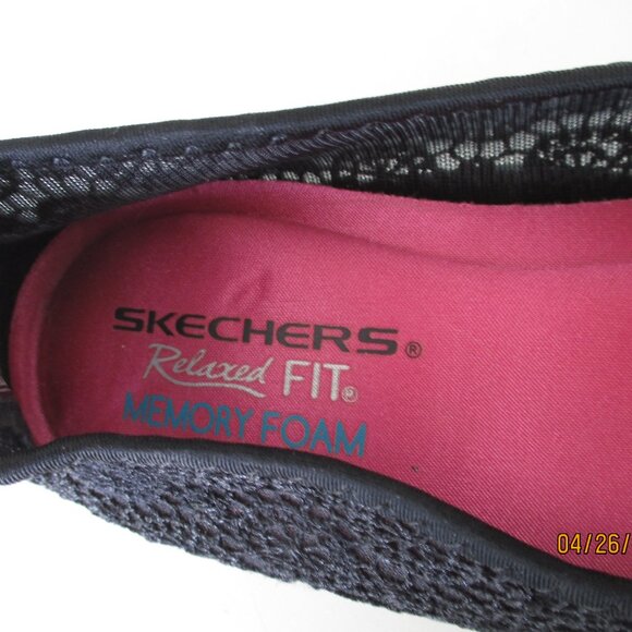 Sketchers Relaxed Fit Memory Foam Womens Black Lace Flat Loafer NWOB - Size 7M - Picture 4 of 8